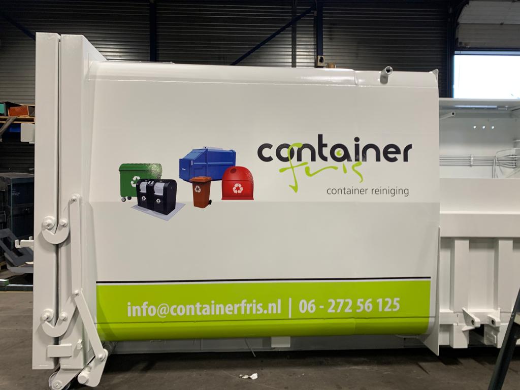 ContainerFris - eigen ontworpen reinigingsunit